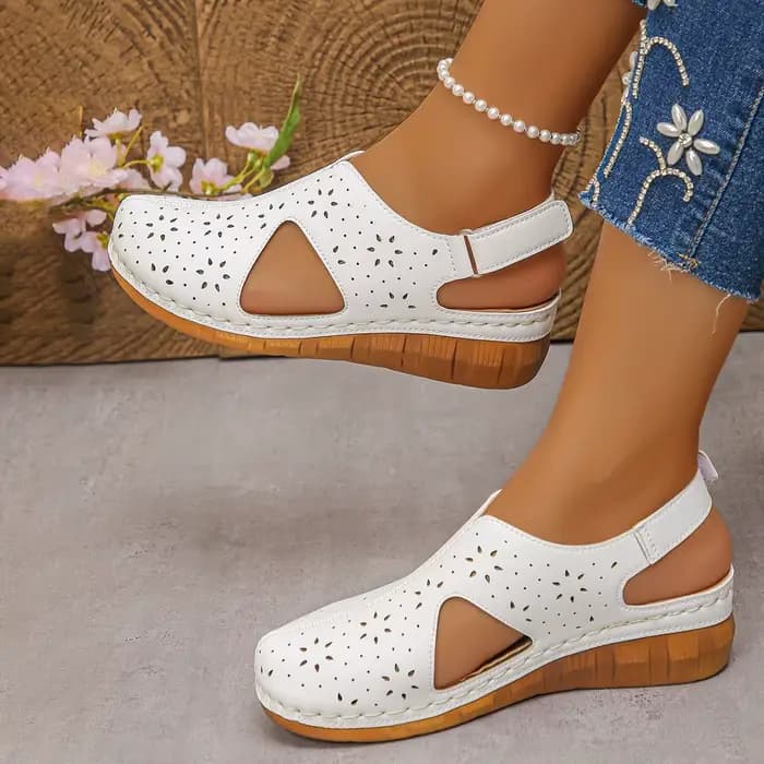 Nouvelles sandales compensées pour femmes 2026, design encastré tendance, chaussures de plage style rétro, sandales décontractées grandes tailles pour l'été