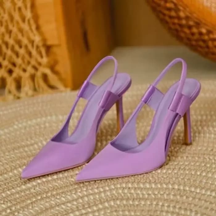 Femmes sandales nouvel été talons hauts bout fermé sandales simples mince mi-talon mode creux bout pointu femmes sandales