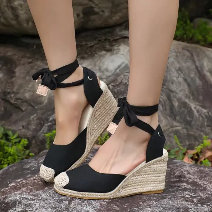 Sandales compensées pour femmes à enfiler, bout fermé, style espadrille, collection été 2026
