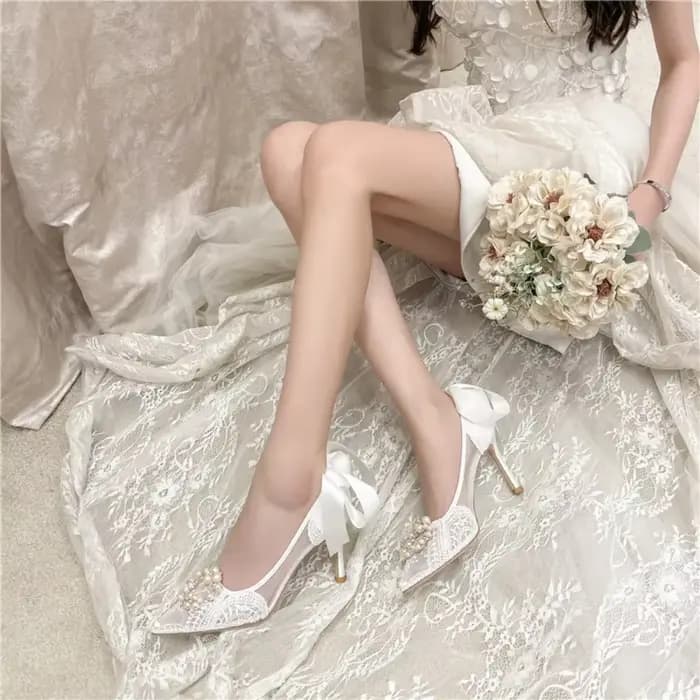 Talons blancs robe française chaussures de mariage dentelle