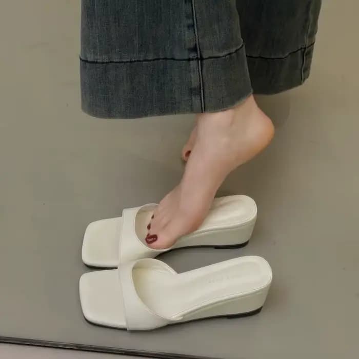 Sandales compensées à bout ouvert et pantoufles pour femmes