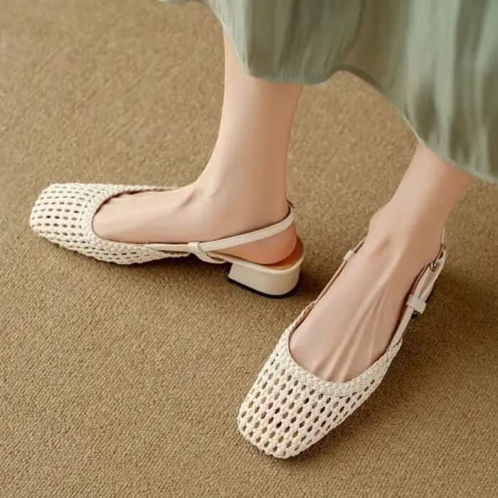 Sandales françaises à talons hauts tissés à bout carré