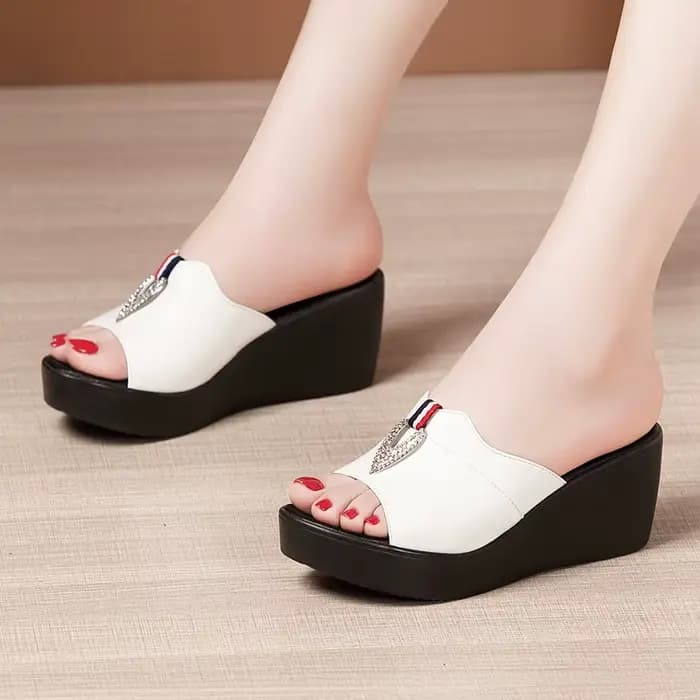 Sandales en cuir compensées d'été de haute qualité pour femmes 6cm talon moyen nouveau 2025 taille 32 33 43 plate-forme à bout ouvert chaussure élégante noir rouge