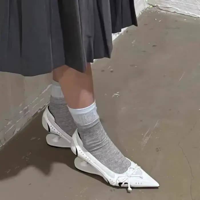 Nouvelles Escarpins d'été pour femmes à bout pointu avec talon flottant unique et nœud