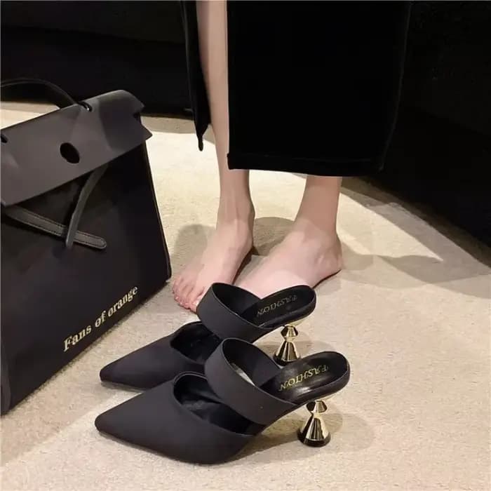 Taille 35-46 femmes chaton talons Mules doré Rivet bout pointu sandales d'été mode Beige dames décontracté Med