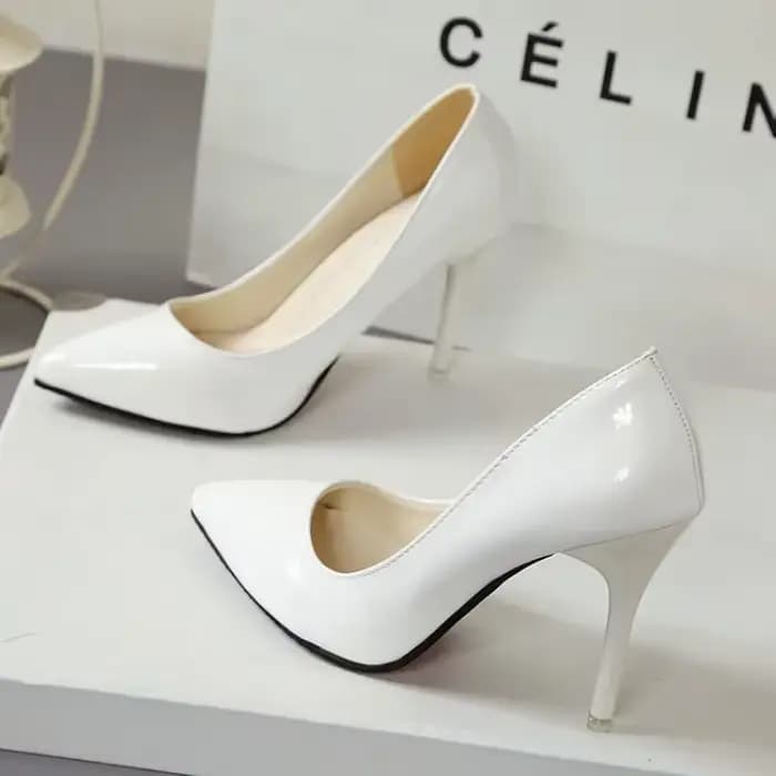 Escarpins à bout pointu en cuir verni pour femme