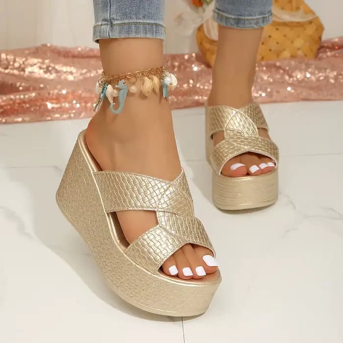 Sandales compensées vintage à rivets pour femme