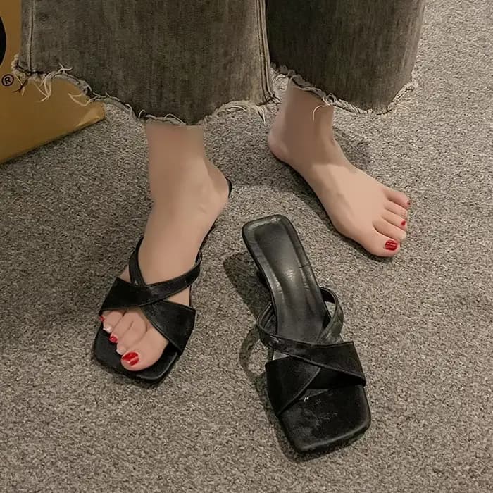 Mules tendance à talon chaton pour femme