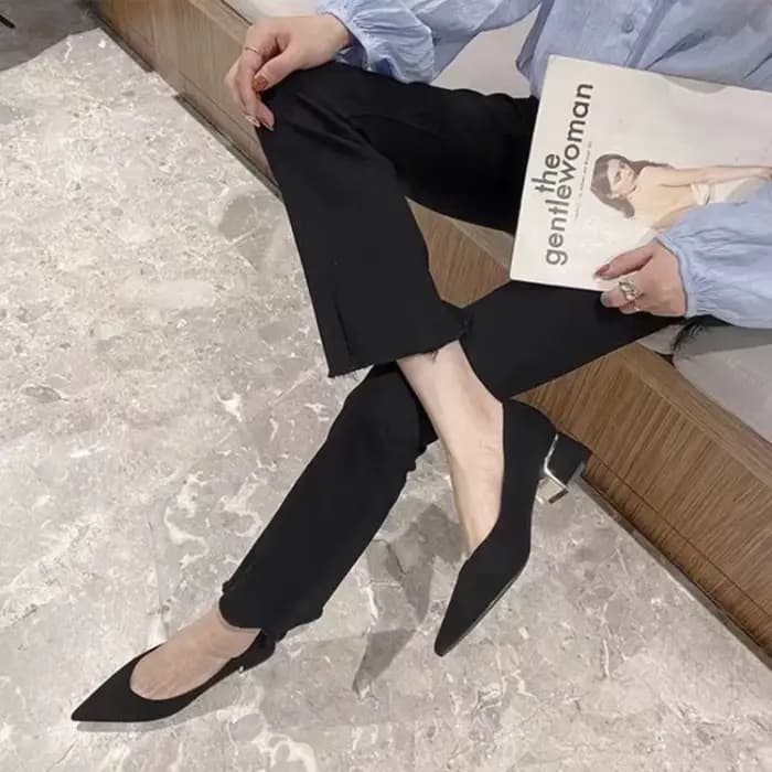 Femme pompes bureau bout pointu Sexy avec talons moyens chaussures pour femmes en gros populaire robe élégante jeune 2025 tendance A décontracté
