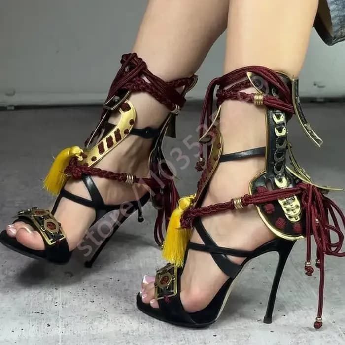 2025 rétro été dames gland défilé talons aiguilles de luxe fête bout ouvert sandales décontractées corde rouge tressé mode sandales