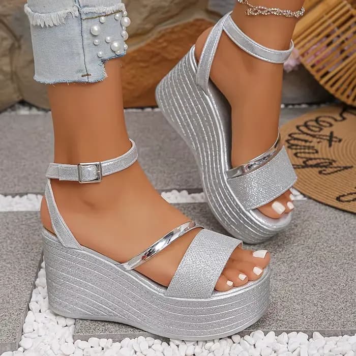 Sandales à plateforme argentée pour femmes, sandales d'été à semelle épaisse, lanière à la cheville, talons hauts, 2025