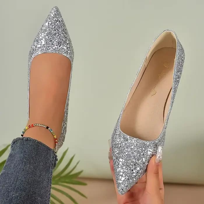 Escarpins à talons bas argentés pour femmes