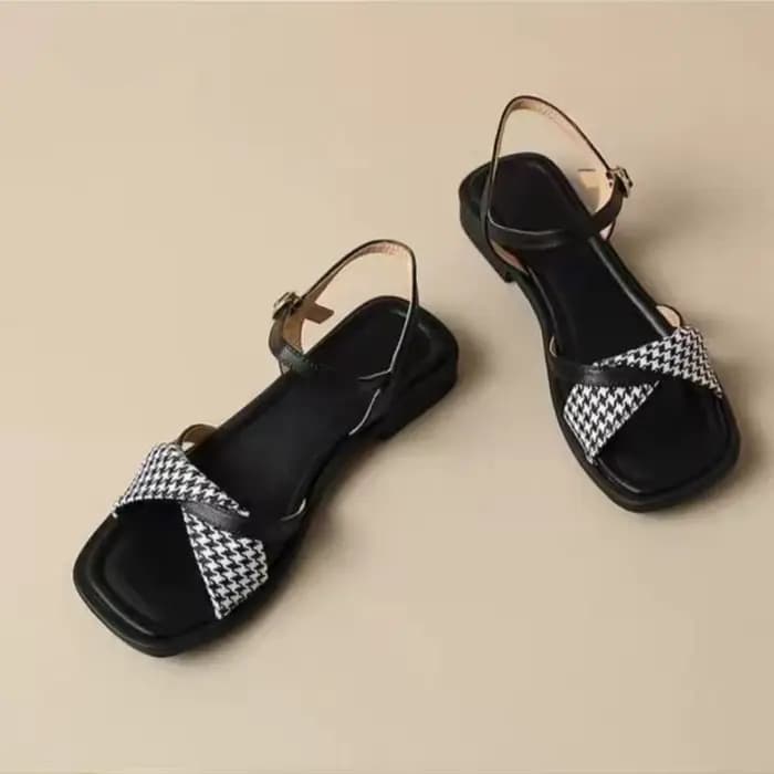 Sandales pour femmes Été 2026 Chaussures décontractées de luxe pour dames avec perles en promotion – Le meilleur de la Corée
