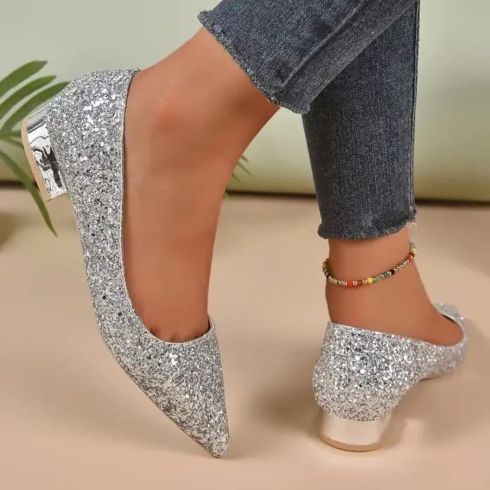 Escarpins à talons bas argentés pour femmes