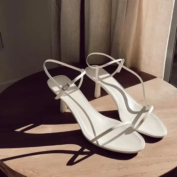 Sandales femme talon chaton ceinture fine talon fin escarpins français sandales style fée été nouveau talon haut mode sexy Style 2024