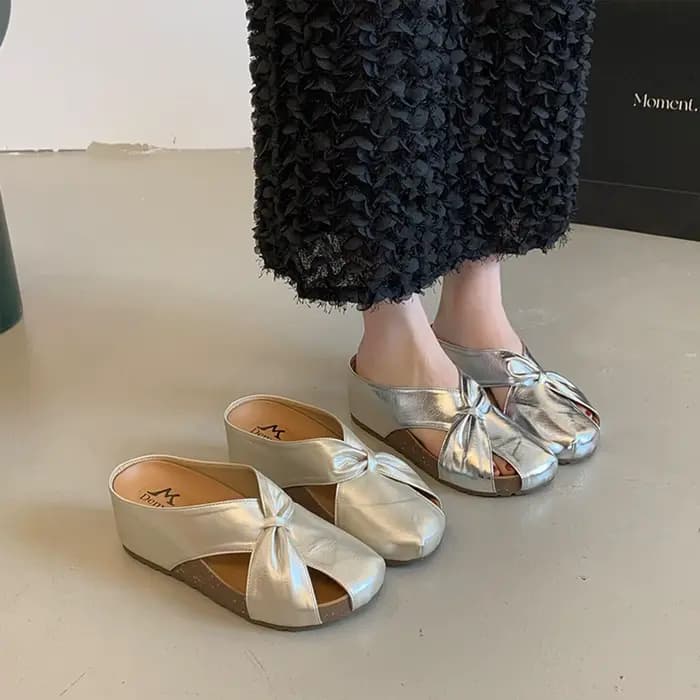 Sandales Compensées Métalliques Femmes Sabots à Plateforme Bout Fermé Mules avec Nœud Ajouré Pantoufles à Semelle Épaisse pour Été Plage Extérieur Chaussures Casual