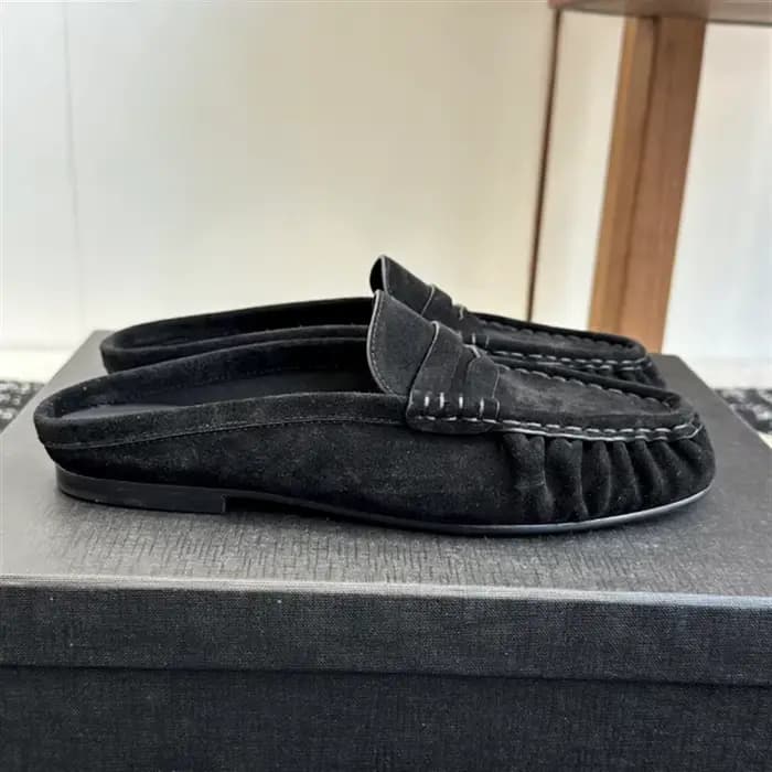 Nouvelles mules pour femmes en daim de veau avec bout cap-toe, bride penny et empeigne plissée, doub