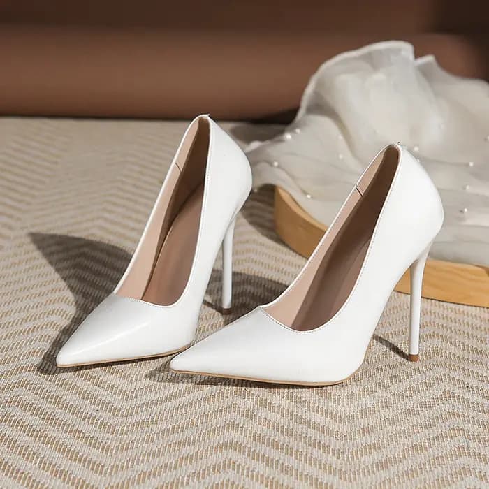 Escarpins classiques à talons hauts en cuir verni couleur unie pour femme