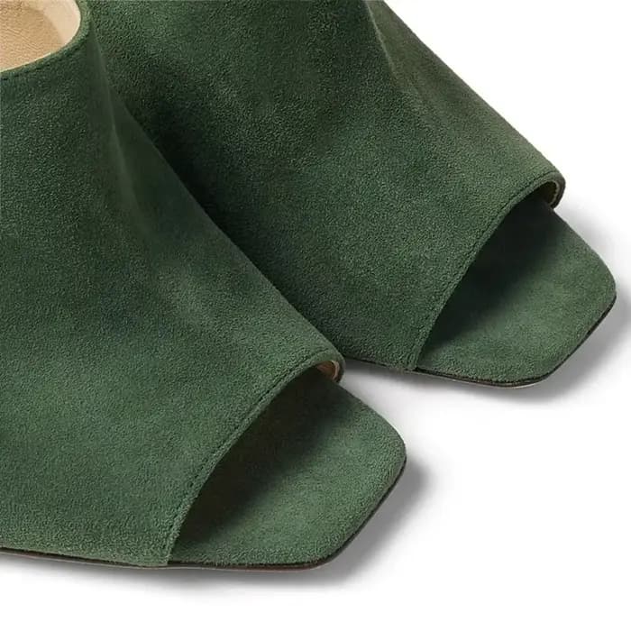 Pantoufles mules en daim vert pour femmes, bout carré ouvert, talon épais, décoration de chaîne en strass, pantoufles à talons hauts à la mode, nouvelle collection 2026