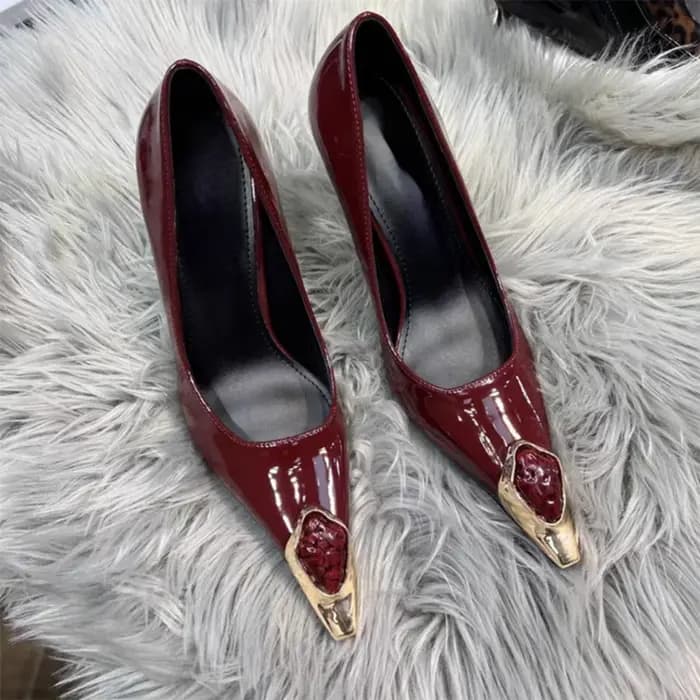 Sandales à talons hauts en cuir verni et métal pour femmes