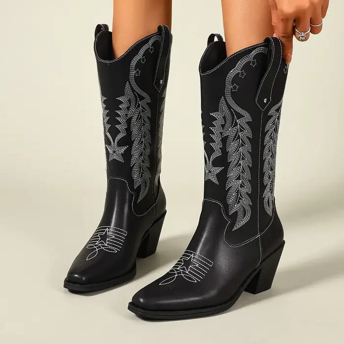 Bottes Western noires brodées avec talon épais