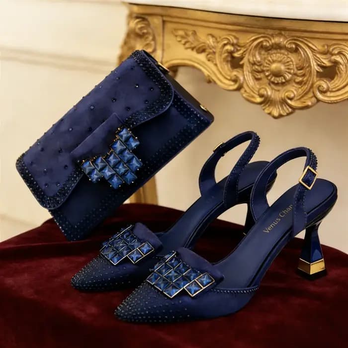 Ensemble de talons hauts pointus et sac assorti pour femmes