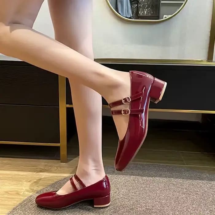 Escarpins Mary Jane en cuir verni bordeaux pour femmes