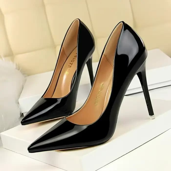 Escarpins en cuir verni à talons hauts pour femmes