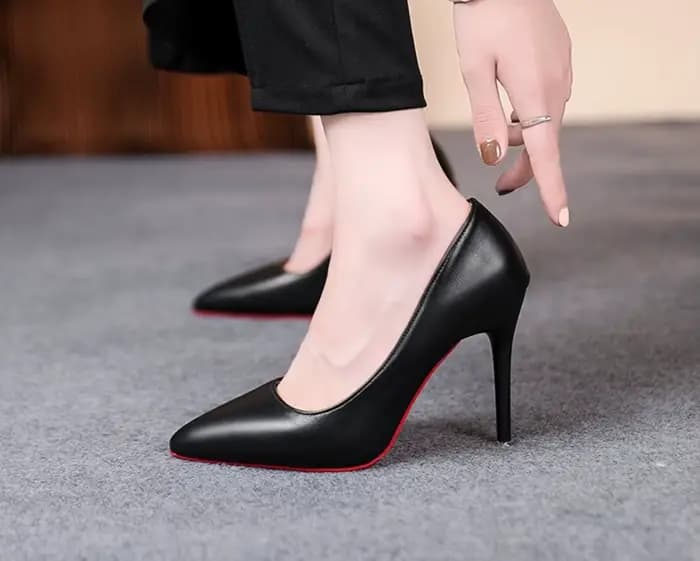 Escarpins classiques à talons hauts pour femmes