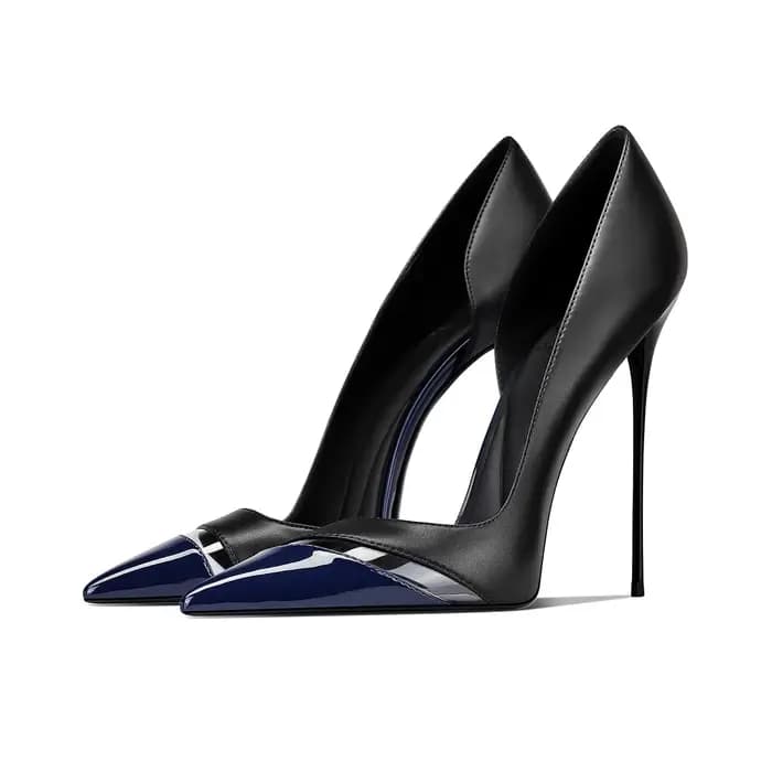 Nouvelles sandales à talons hauts bleu marine à bout pointu et découpes latérales