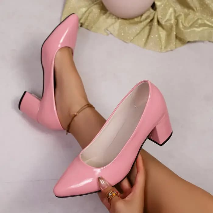 Escarpins roses en cuir verni à bout pointu pour femmes