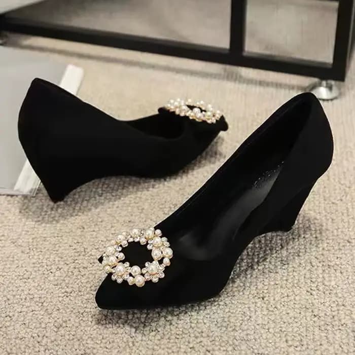 Talon incliné chaussures de mode femmes printemps nouvelle eau diamant pointu bouche peu profonde doux Sexy talons hauts femmes noir rétro chaussures 43
