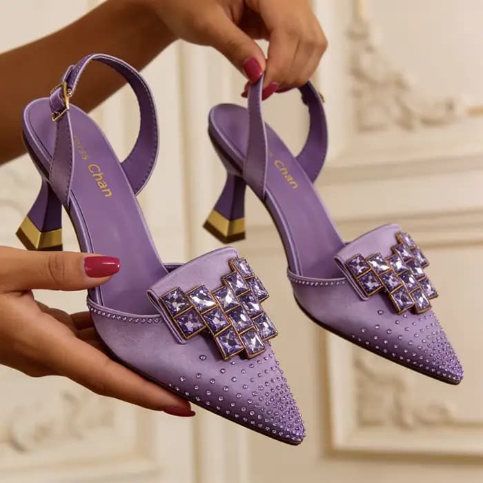 Chaussures à talons hauts chics pour femmes – Accents diamantés étincelants et design élégant à bout pointu pour les soirées et les trajets quotidiens