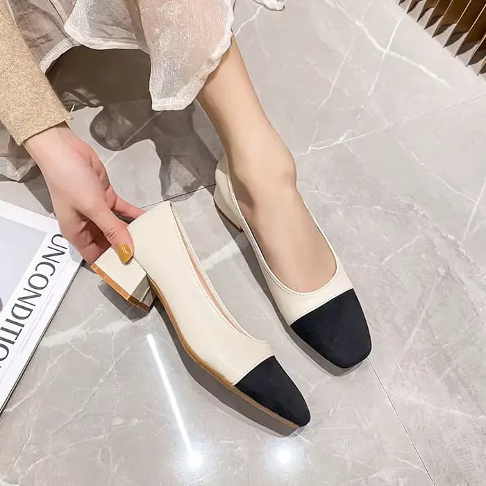 Escarpins patchwork en cuir noir et beige pour femmes