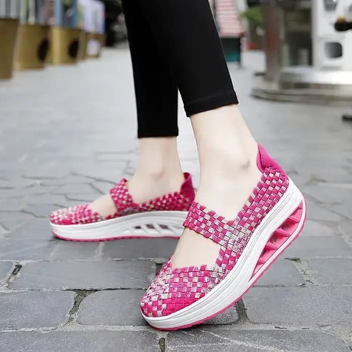 2025 nouvelles chaussures pour femmes tissées à la main
