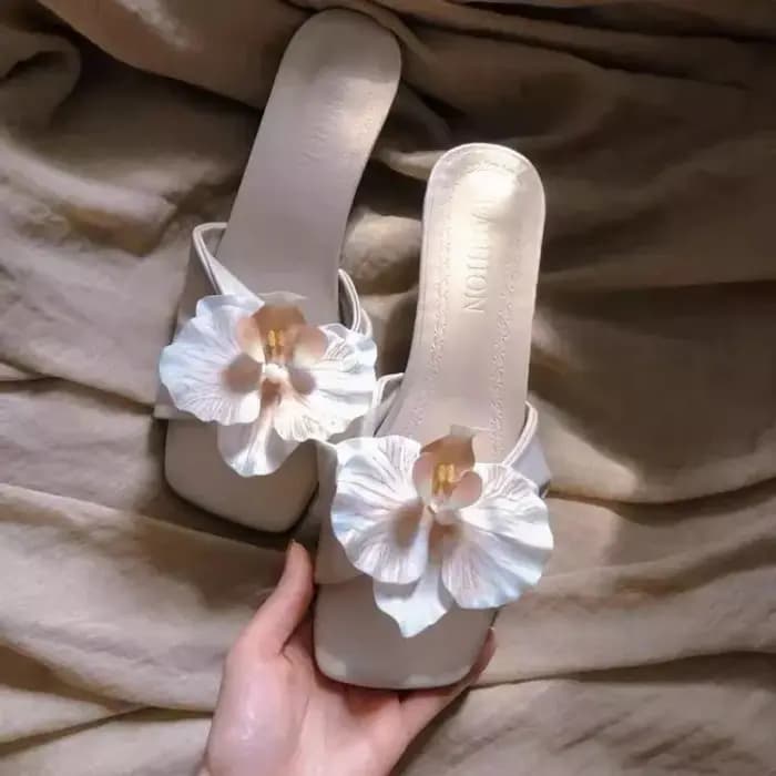 Marque femmes sandales 2025 été nouvelles fleurs élégantes