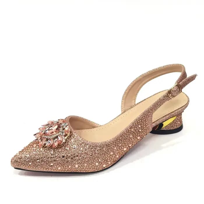 Chaussures et sac à talons hauts couleur Champagne