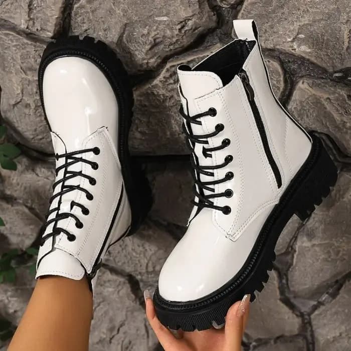Bottines de moto à lacets en cuir verni pour femme