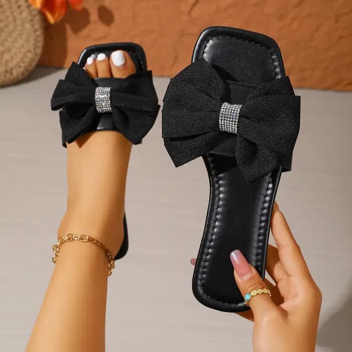 Sandales plates élégantes noires et blanches pour femme, avec nœud, semelles souples en cristal, bout carré, chaussures d'été confortables pour la plage