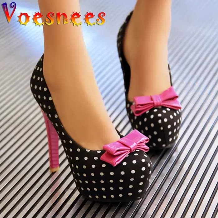 Escarpins à talons hauts et bout rond pour femmes