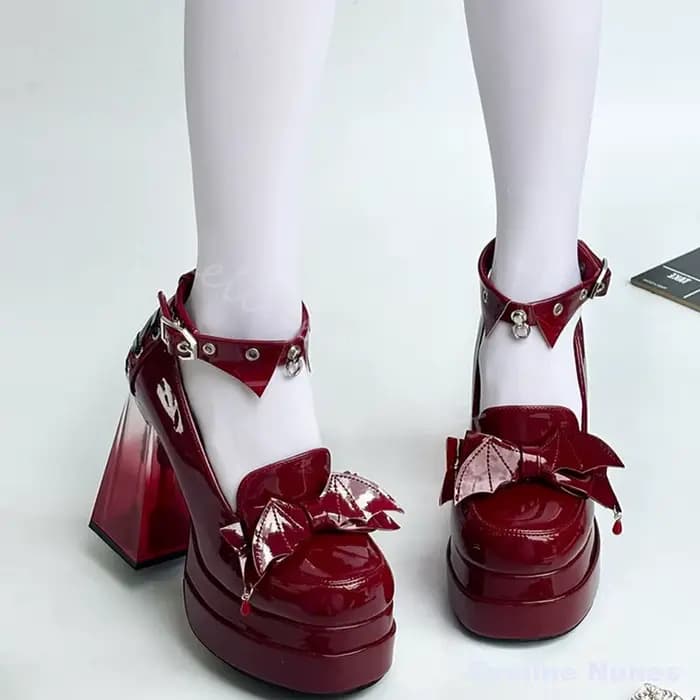 Chaussures Mary Jane en cuir rouge pour femmes, avec décoration chauve-souris, talons épais en forme