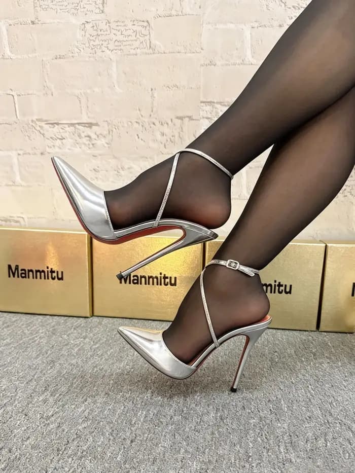 Sandales à talons hauts de 12 cm en cuir verni noir à bout pointu