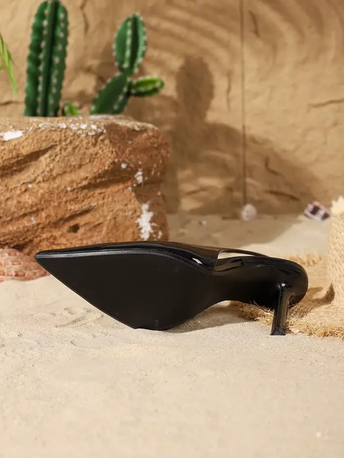 Escarpins à bout pointu en cuir verni noir pour femmes