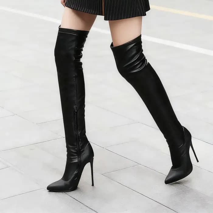 Bottines noires en cuir à bout pointu et talon aiguille pour femmes