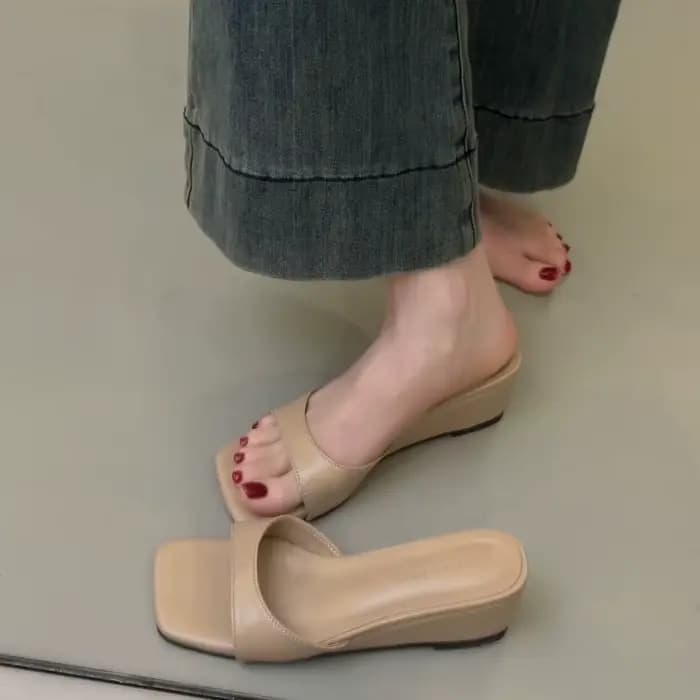 Sandales compensées à bout ouvert et pantoufles pour femmes