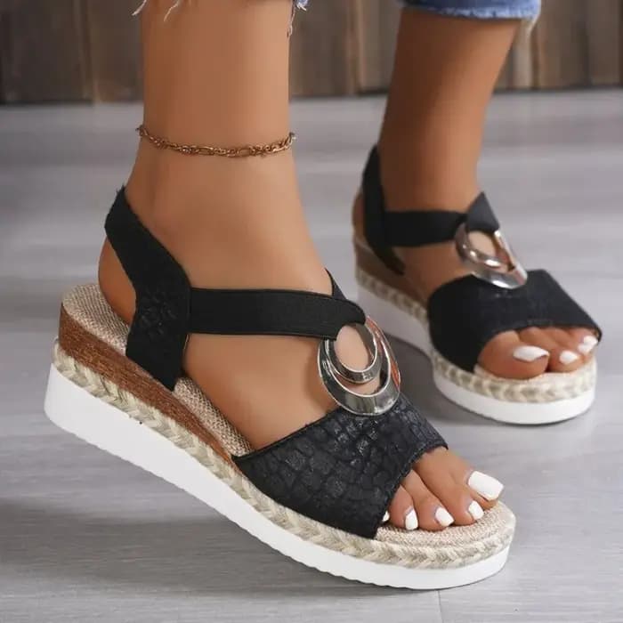 Sandales compensées à imprimé serpent pour femme