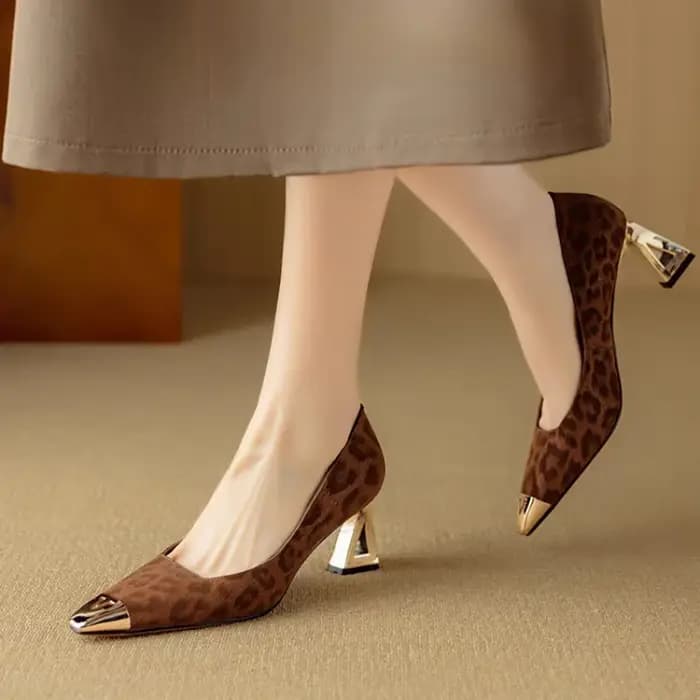 Métal bout pointu conception femmes talons hauts printemps automne mode Sexy imprimé léopard