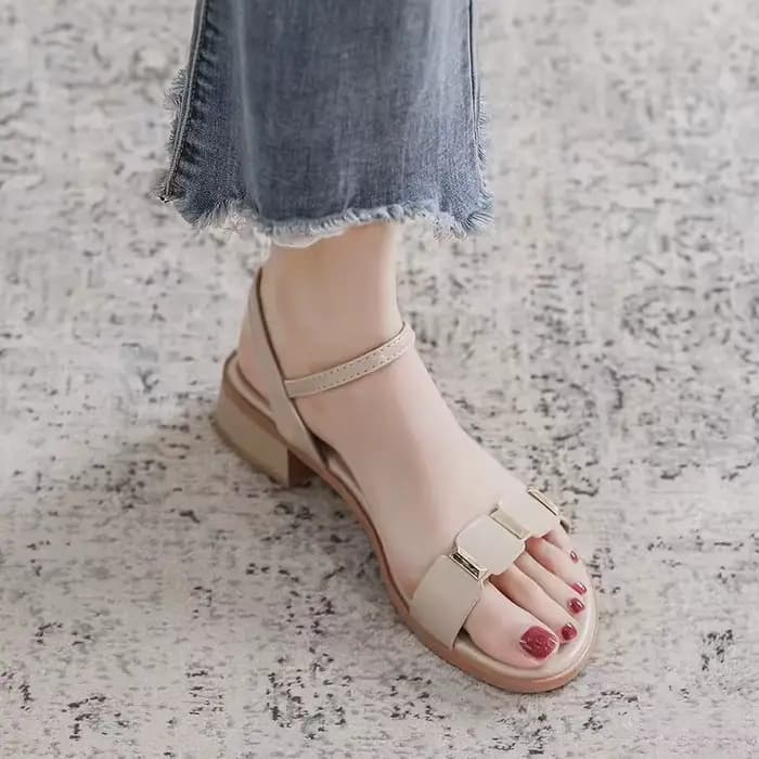 Sandales pour femmes été 2025 dames chaussures perle chaussures sandale H en offre Original chaussures décontractées luxe concepteur corée le meilleur