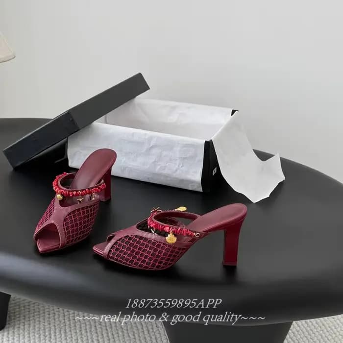 Sandales résille été 2026 avec empeigne en cuir - Sandales femme tendance à bout ouvert pour l'extérieur - Décoration chaîne