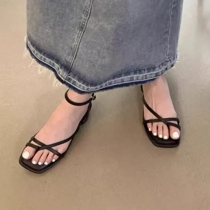 Sandales pour femmes décontracté été bout ouvert léger confortable appartements pied combattant en plein air pincement orteil plage Sandalias